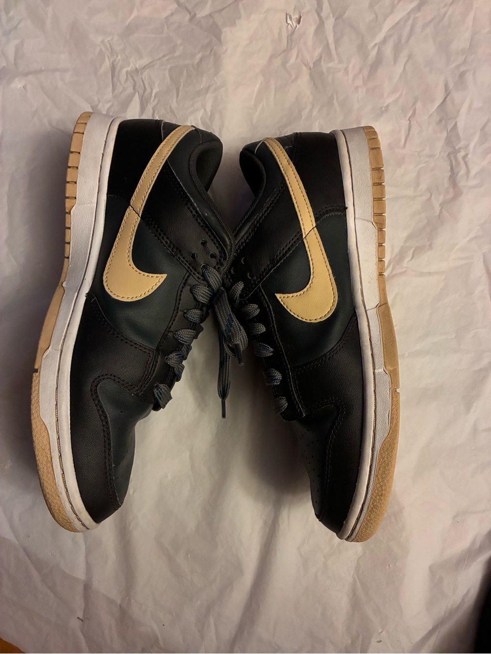 Nike dunk, black and beige low top leather skateboard sneakers size 8
